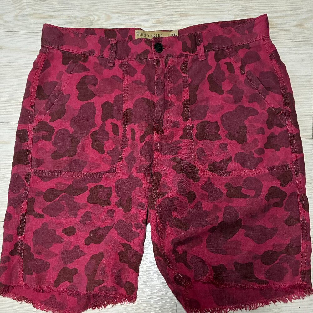 Lucky Brand Men's Red Camo Cargo Shorts (Style 80318) Size 34
